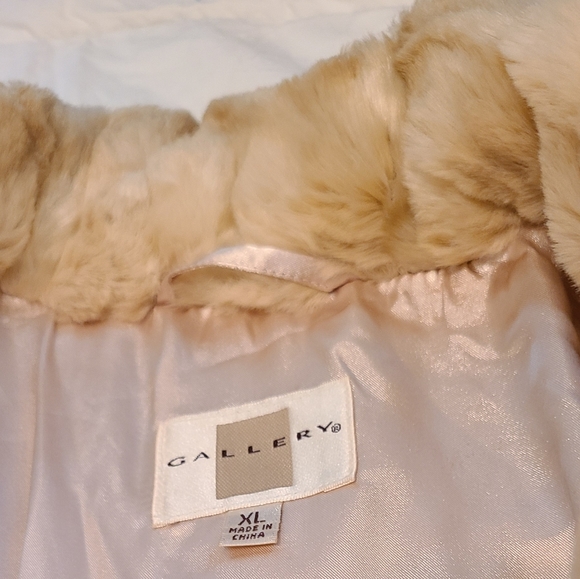 Fulllength Faux Fur - Picture 3 of 4